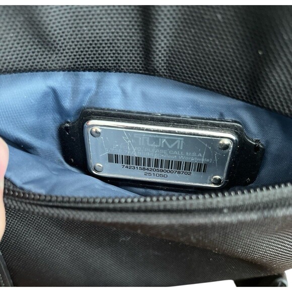 Tumi Crossbody Leather Canvas Messenger Man Bag Tablet Case Satchel - Picture 7 of 9